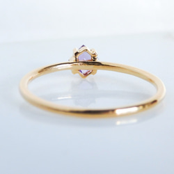 紫色の輝きを宿すアメジスト華奢スクエアリング｜シルバー925（K18ゴールドコーティング／ニッケルフリー) 3枚目の画像