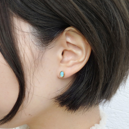 水色オパールピアス・オーバルカボションカット ピアス