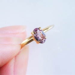 【ライトアメジストリング・2月誕生石・オーバルカット・シルバー925】優雅なパープルが指先を彩る天然石リング　華奢リング 3枚目の画像