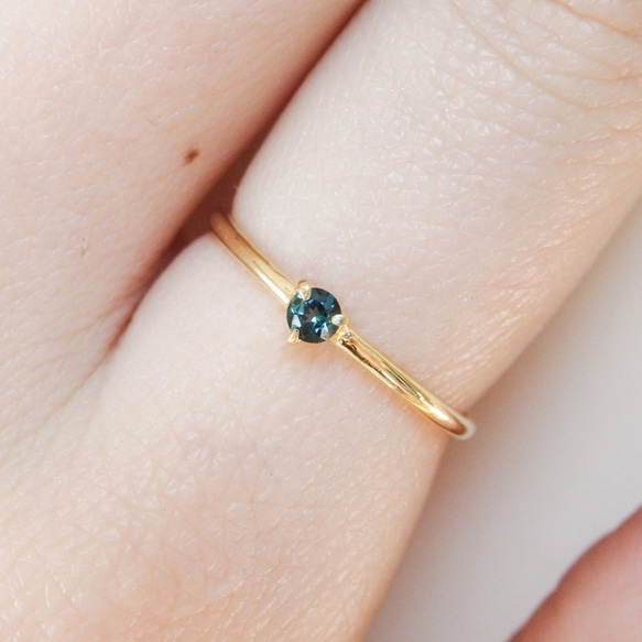 インディゴトルマリンリング・ラウンドカット・プレーンタイプ｜深みブルーグリーンが輝く華奢リング　10月誕生石　重ね付け 2枚目の画像