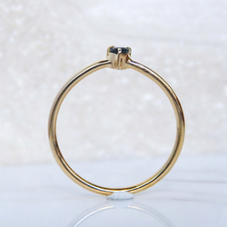 インディゴトルマリンリング・ラウンドカット・プレーンタイプ｜深みブルーグリーンが輝く華奢リング　10月誕生石　重ね付け 4枚目の画像