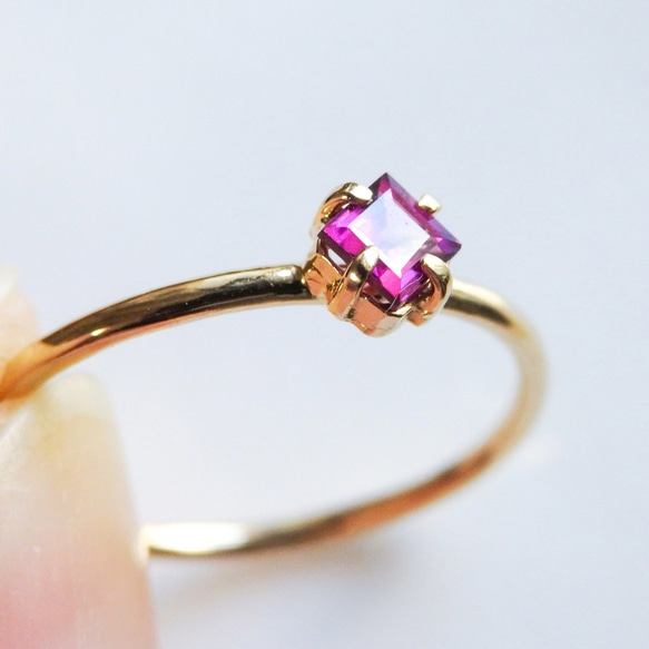 ロードライトガーネットリング・スクエアカット・フューシャピンクの華奢天然石リング　1月誕生石　サイズオーダー可 3枚目の画像