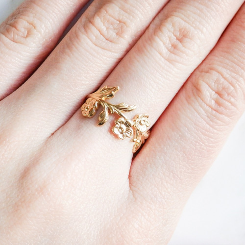フラワーリング ゴールド/花モチーフ指輪 アンティーク風 大人可愛い
