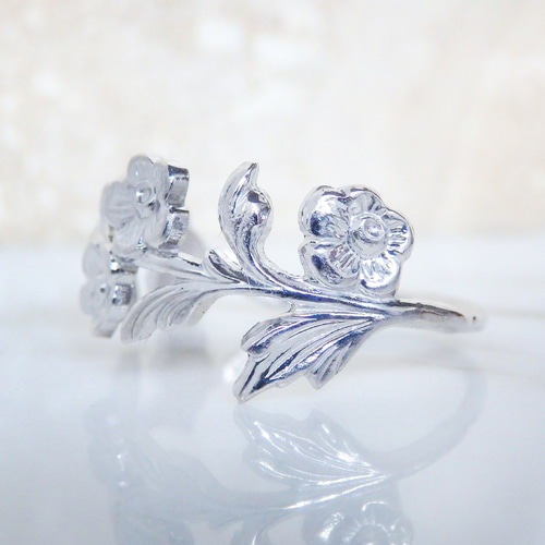 花モチーフリング・18金メッキ・華奢デザイン・フラワーリング 指輪