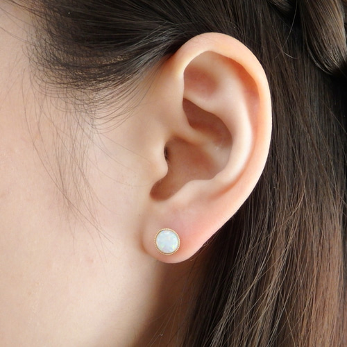 ホワイトオパールピアス・カボションカット6㎜ ピアス（スタッド