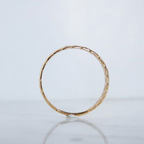 月桂樹のリーフシルエットのウェーブリング　ゴールド　ジルコニア　華やかな 月桂樹のリーフシルエットのウェーブリング ゴールド ジルコニア