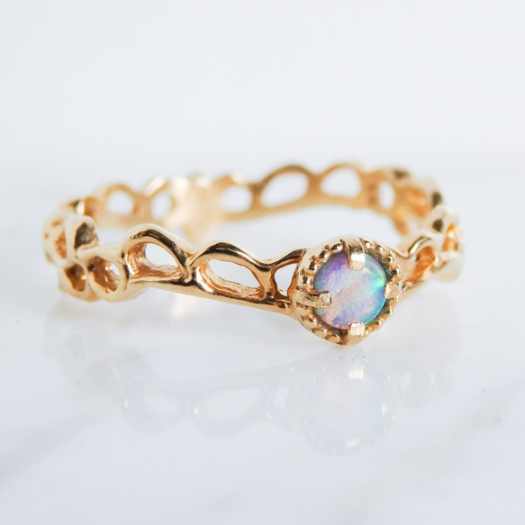 ホワイトオパールリング 1枚目の画像