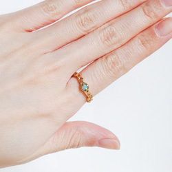 ホワイトオパールリング 3枚目の画像