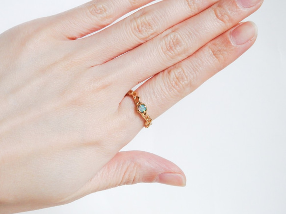 ホワイトオパールリング 3枚目の画像