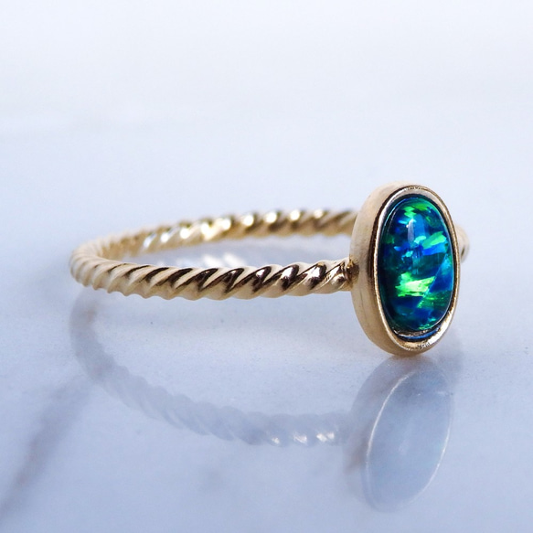 夜空の輝き＊ブラックオパール華奢ツイストリング（真鍮・K18コーティング）｜オーバルカボションカット・サイズオーダー可 10枚目の画像