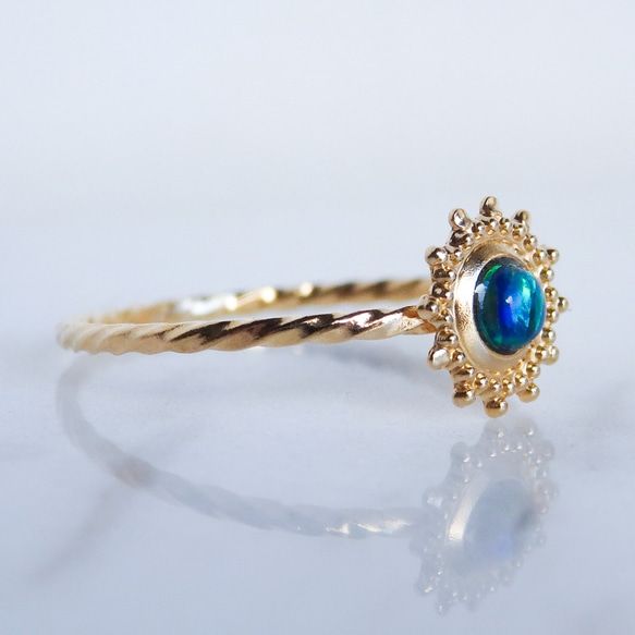 太陽の輝き＊ブラックオパール華奢ツイストリング（真鍮・K18コーティング）｜太陽モチーフ・10月誕生石・サイズオーダー可 4枚目の画像