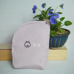 うさぎ刺繍縦型ポーチ（ピンク） 2枚目の画像