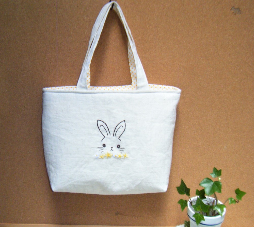 黄色の水玉がかわいいうさぎの刺繍付きリネントートーバッグ