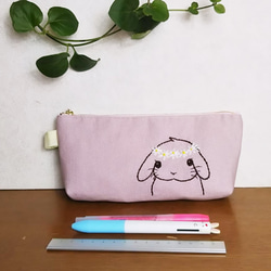 うさぎ刺繍大きめペンケース（ロップイヤー） 1枚目の画像