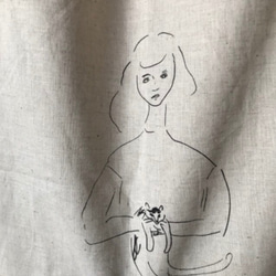 猫を抱いた女の子のトートバッグ 2枚目の画像