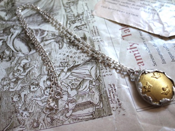 ANTIQUE BUTTOM P-L