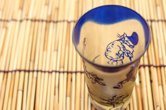 【再販】ガラス製 一口ビアグラス "鳥獣戯画" ＋観世水 瑠璃アンバー 2枚目の画像