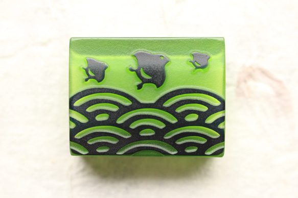 再販】ALLガラス製帯留め 「千鳥＋青海波」其の弐 帯留め 水硝舎 すい