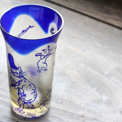 【再販】ガラス製 一口ビアグラス "鳥獣戯画" ＋観世水 瑠璃アンバー 1枚目の画像