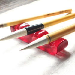 再販 ガラス製 書道具 筆置き 筆架「とぅるんなる・茜」 1枚目の画像