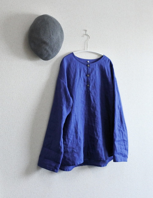 ヘンリーネックのシンプルなリネンシャツ【ロイヤルブルー】 4枚目の画像