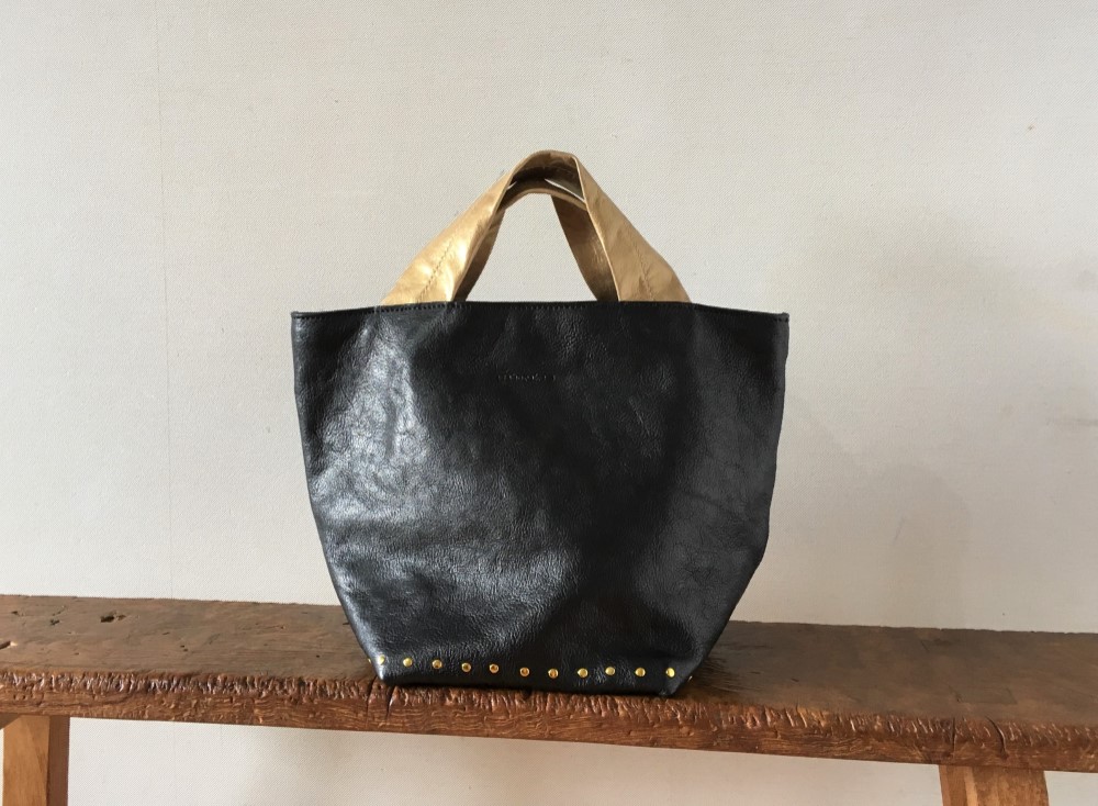 レザートートバッグ 黒 ゴールド金具