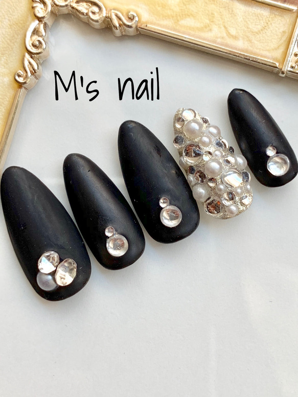 マットブラック×ストーン埋め尽くしネイル ネイルチップ（つけ爪