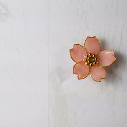 桜のピアス 3枚目の画像