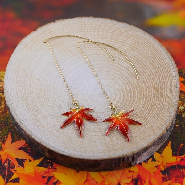 紅葉のピアス/イヤリング ピアス（フック・チェーン） Bonnie