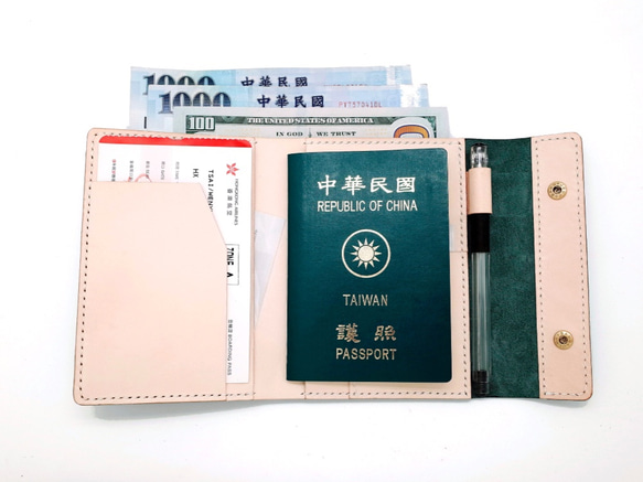 義大利植鞣革 / 多功能護照包 / 護照套 / 護照夾 客製 第3張的照片