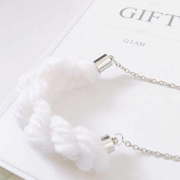 Knitted Wool Necklace - Pure White 第1張的照片