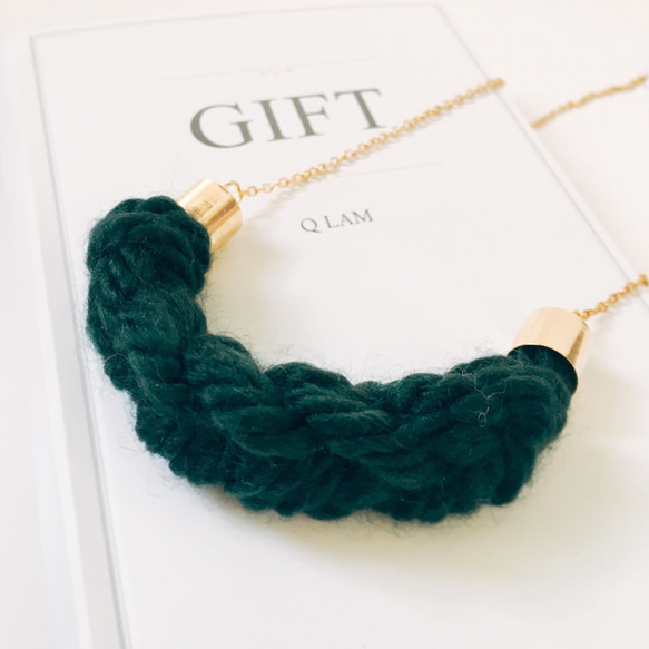 Knitted Wool Necklace - Dark Green 第1張的照片