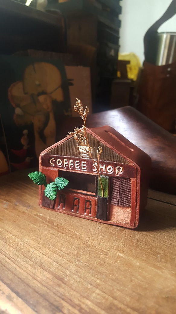 レトロなコーヒーショップかわいい小さな家純粋な牛革コイン/現金収納ボックス 1枚目の画像
