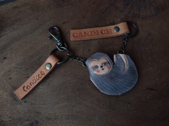 可愛害羞小樹懶 純牛皮鑰匙圈 - 可刻字 第3張的照片