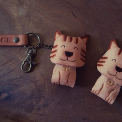 かわいい笑うミミ猫の純粋な革のキーホルダー-文字を付けることができます（誕生日、バレンタインギフト） 3枚目の画像