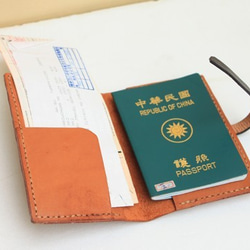 復古焦糖色純牛皮護照夾- 可刻字 第4張的照片