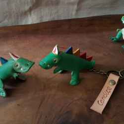 感情好的可愛暴龍恐龍純牛皮鑰匙款- 刻名字 第4張的照片