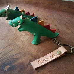 感情好的可愛暴龍恐龍純牛皮鑰匙款- 刻名字 第5張的照片