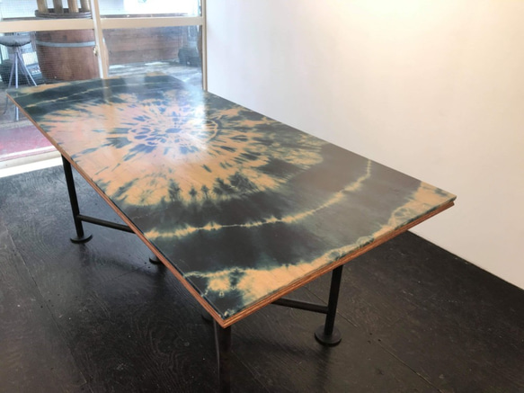 藍染絞り染め天板 ／ ダイニングテーブル カフェ 店舗 机 染め物 板 木材  テーブル 1枚目の画像