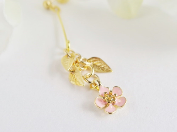 【セットでお得】忘れな草のお花の小さくてかわいいゴールド色のネックレスとピアス/イヤリング(wsn-03) 4枚目の画像