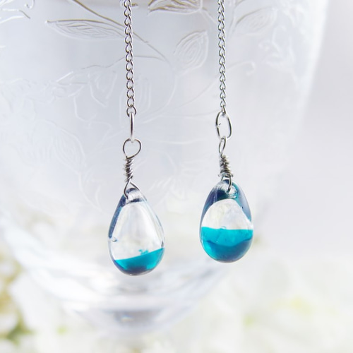 【1172】雫形 ガラスビーズのピアス／イヤリング 1172】雫形 ガラスビーズのピアス／イヤリング 1172】雫形 ガラス