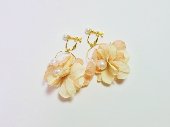 ｲﾔﾘﾝｸﾞﾈｼﾞﾊﾞﾈ/【1点限り】花びらとパールのフープイヤリング(bfp-03) 5枚目の画像