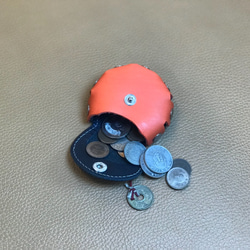釘釦零錢包（橘＋黑色） 第3張的照片