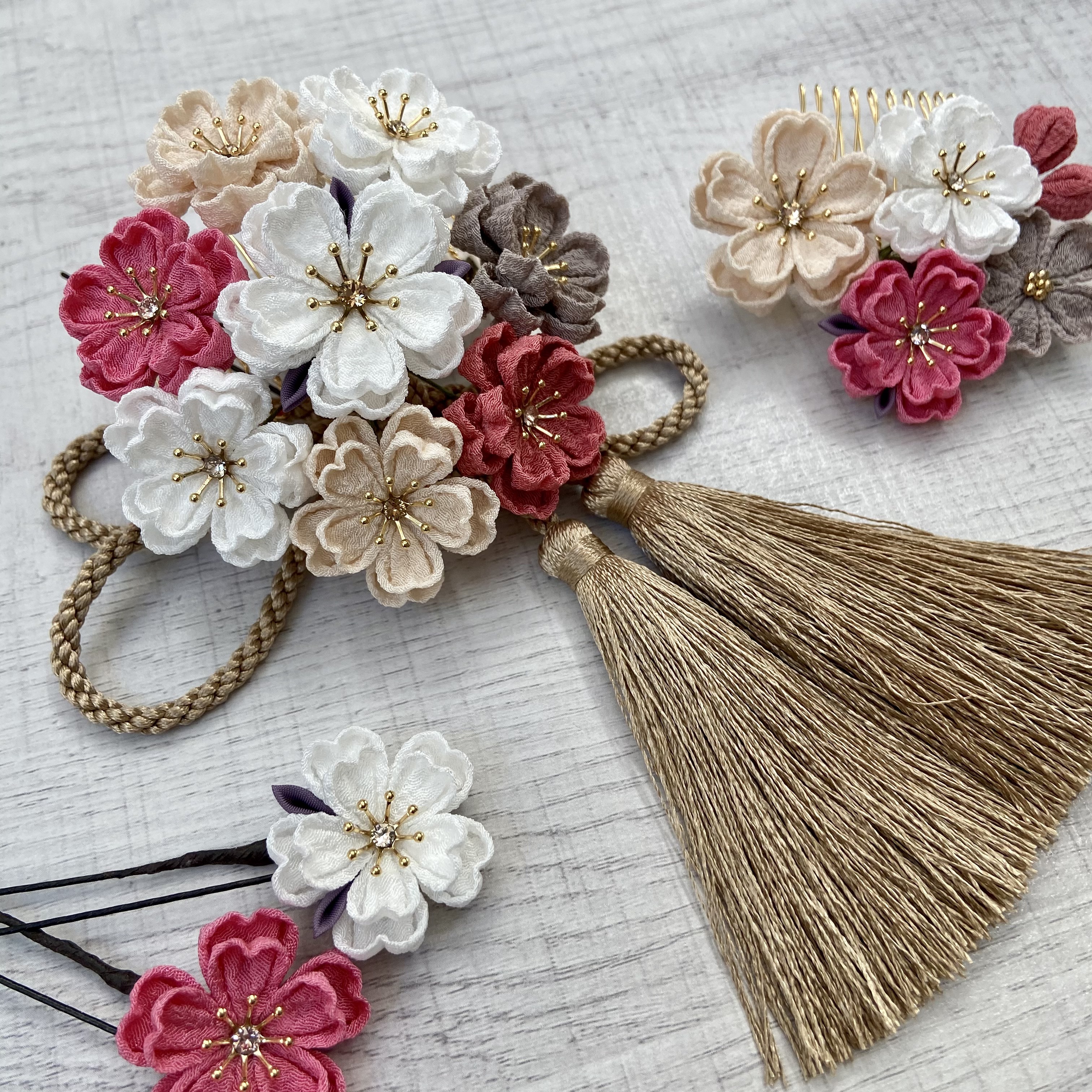 つまみ細工 桜の髪飾りset 白 ベージュ ローズピンク　*七五三*成人式*卒業式*花嫁*結婚式 *ウエディング
