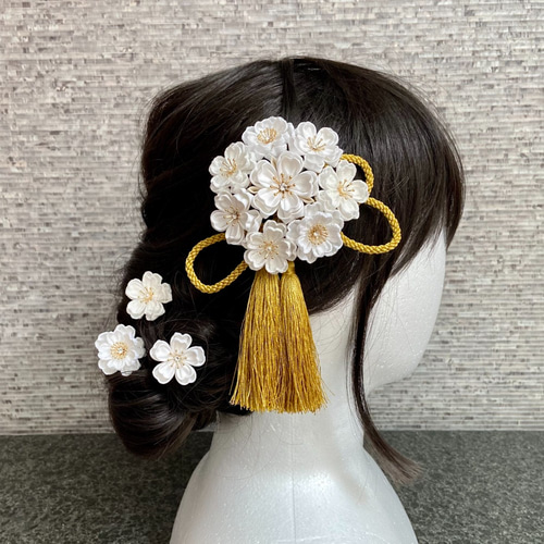 つまみ細工 桜の髪飾り white *白 *七五三*成人式*卒業式*和婚