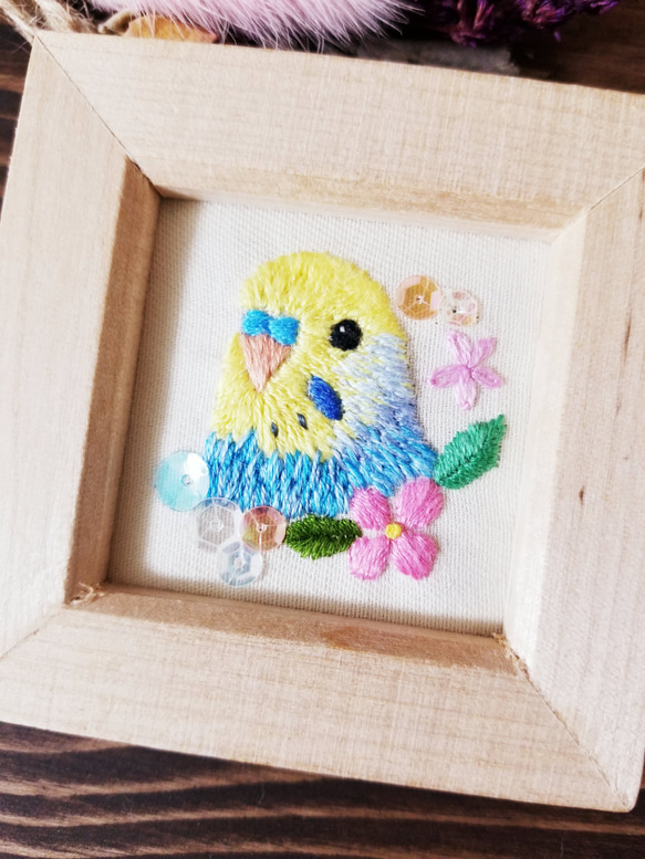 【数量限定】『インコ刺繍✿ちいさな想い出ミニフォトフレーム』（２ｗａｙ） 4枚目の画像