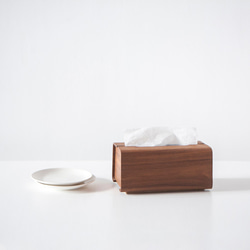 Tetrad 手工木製面紙盒L∣黑胡桃/白橡木 第2張的照片