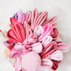 【花樁屋∥粉紅甜心 C】つまみ細工髮飾 毛球 玫瑰 珍珠 少女粉 交換禮物 第3張的照片