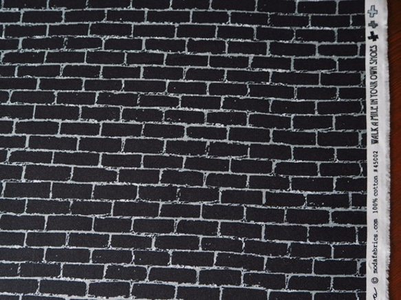 DAPPER PRINTS / SOLIDS WALL / PATENT BLACK　modafabrics 2枚目の画像