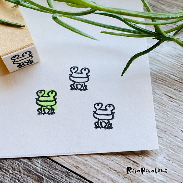 [Frog-kun] 時間表郵票 * 10 毫米正方形 第1張的照片